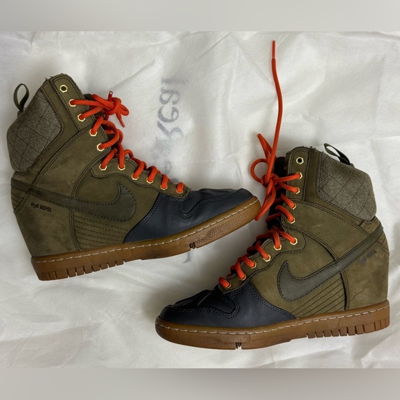 Nike Dunk Sky Hi Sneaker Boot 2.0 Dark Loden Water Repellent Hidden Wedge - Picture 4 of 6